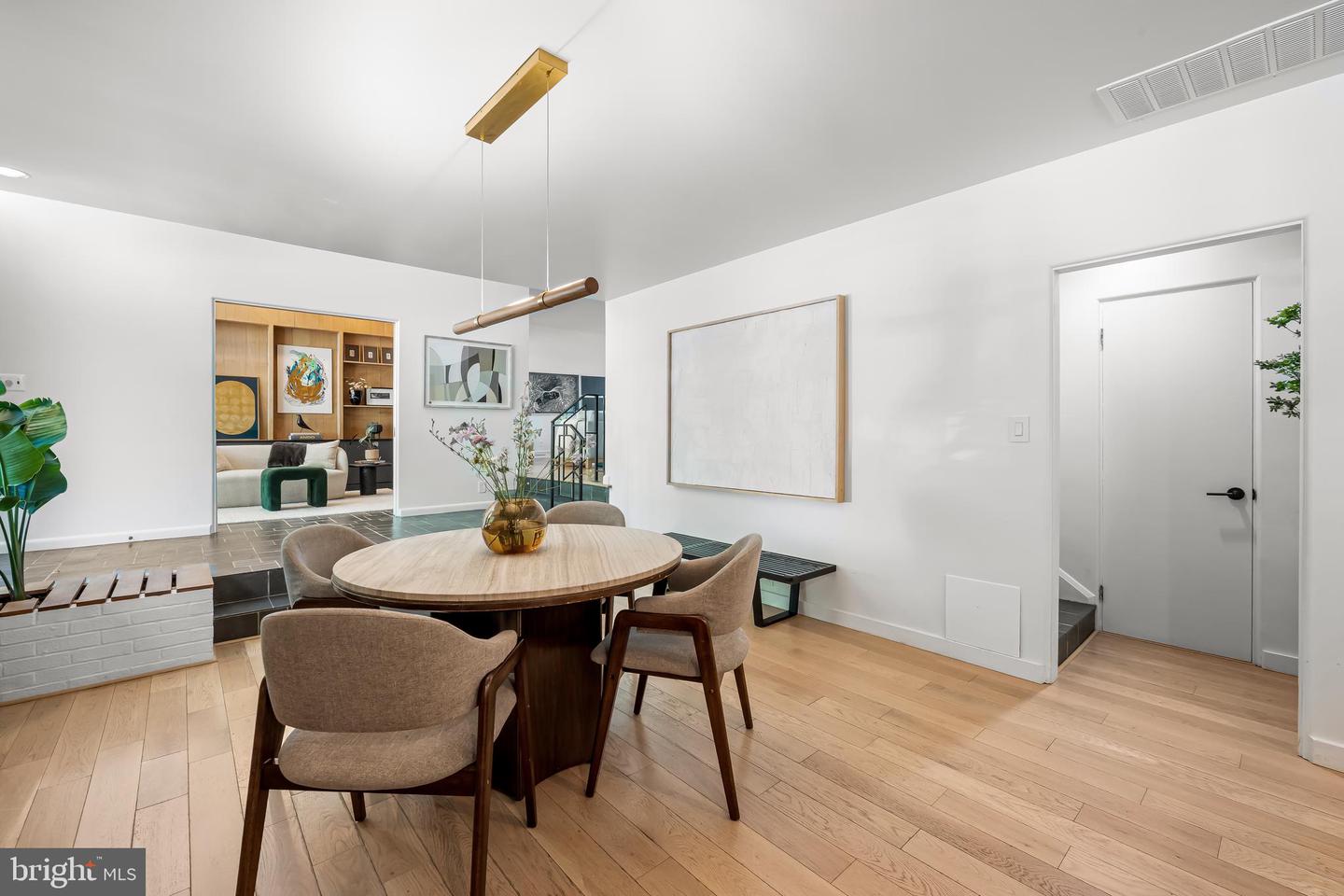 2103 Northcliff