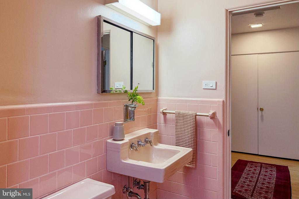 2103 Northcliff