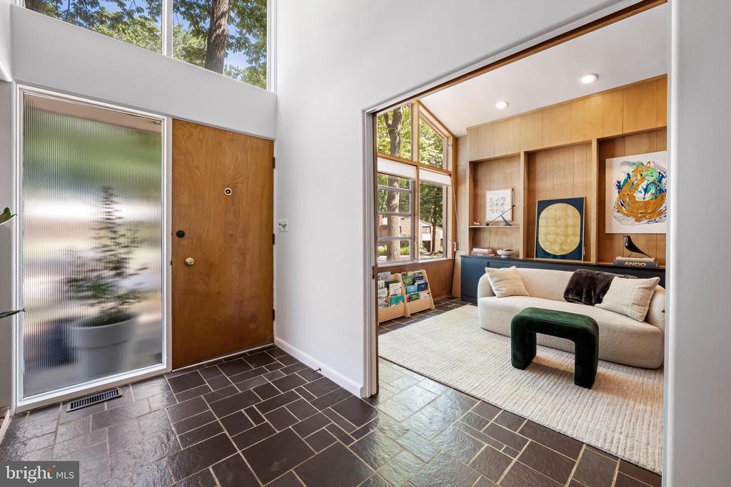 2103 Northcliff
