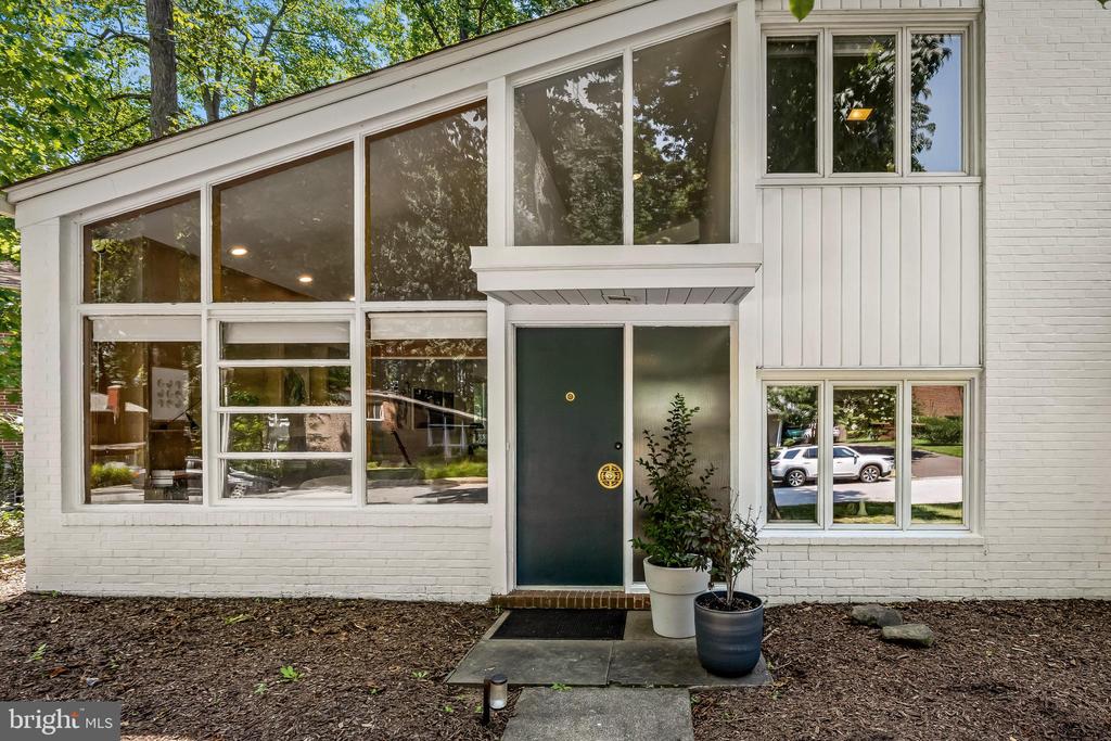 2103 Northcliff