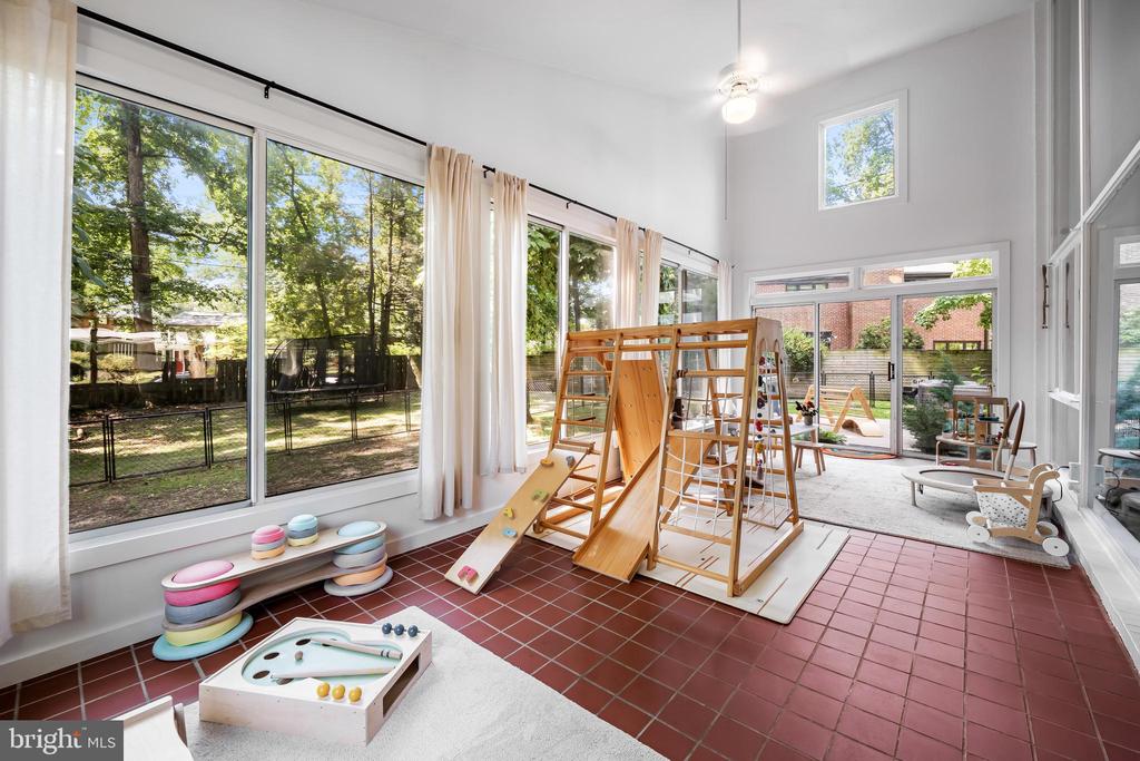 2103 Northcliff