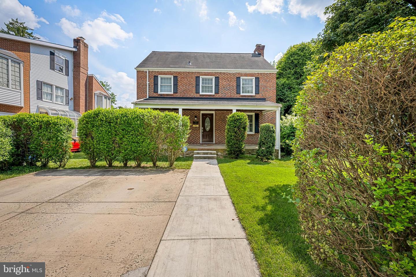 313 E Lake Ave E