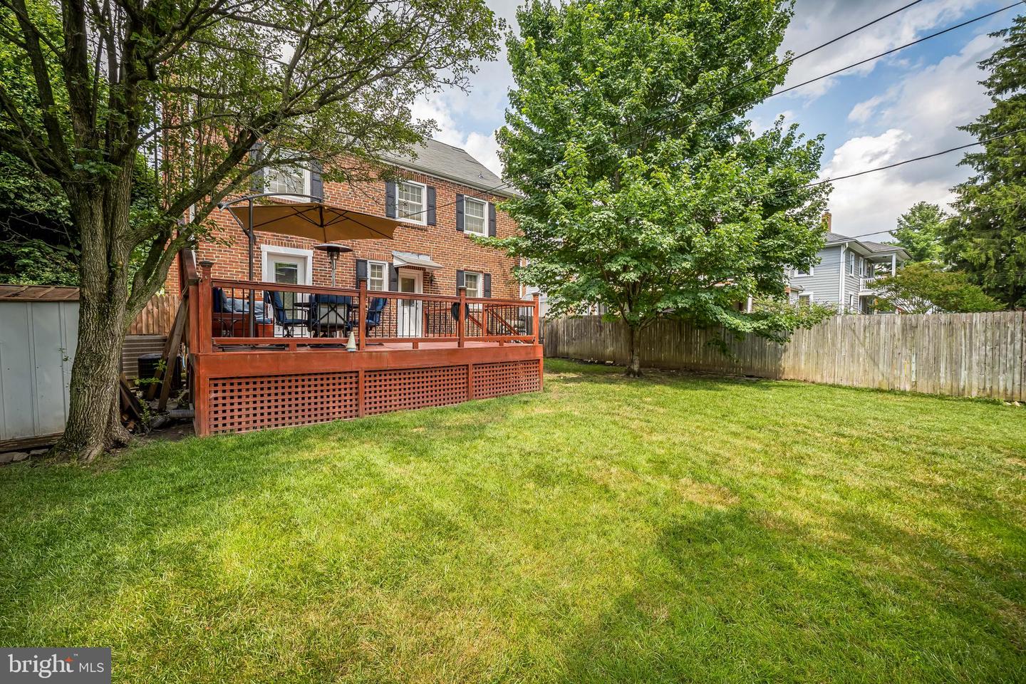313 E Lake Ave E