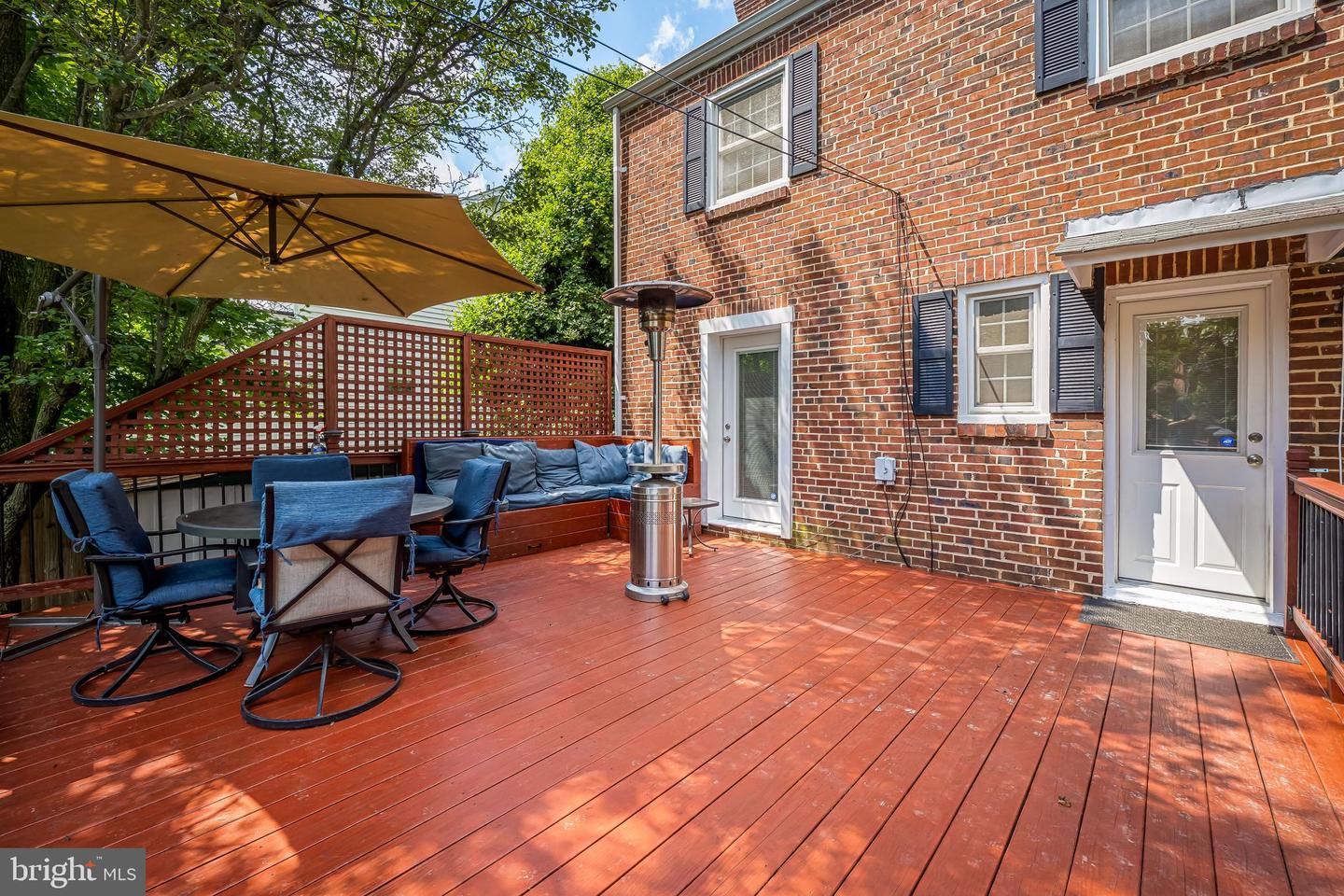 313 E Lake Ave E