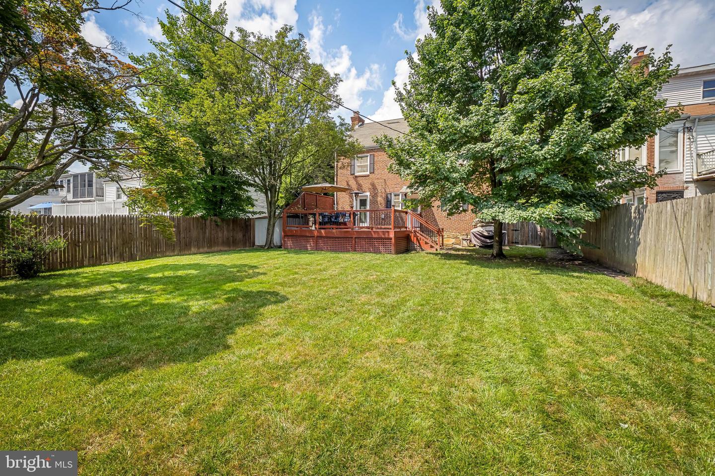 313 E Lake Ave E