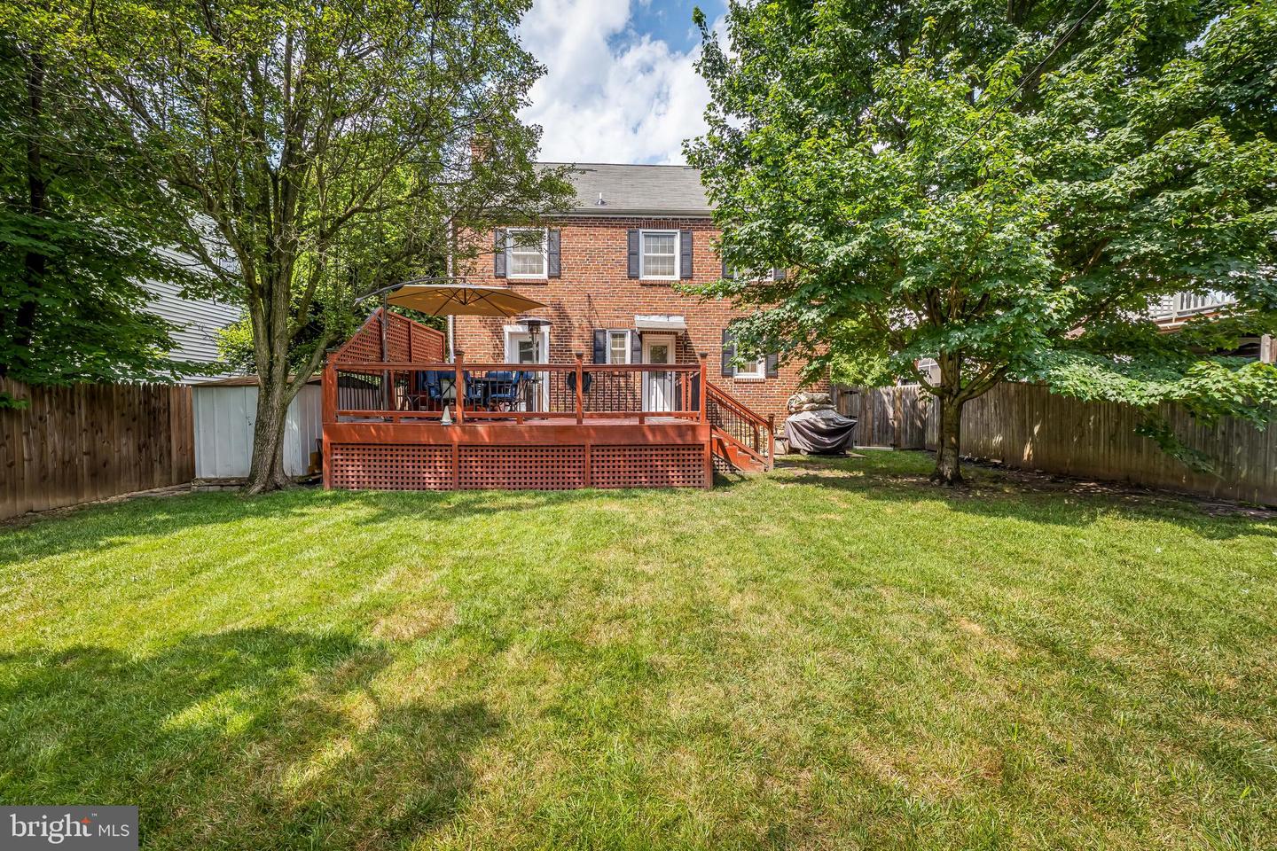 313 E Lake Ave E