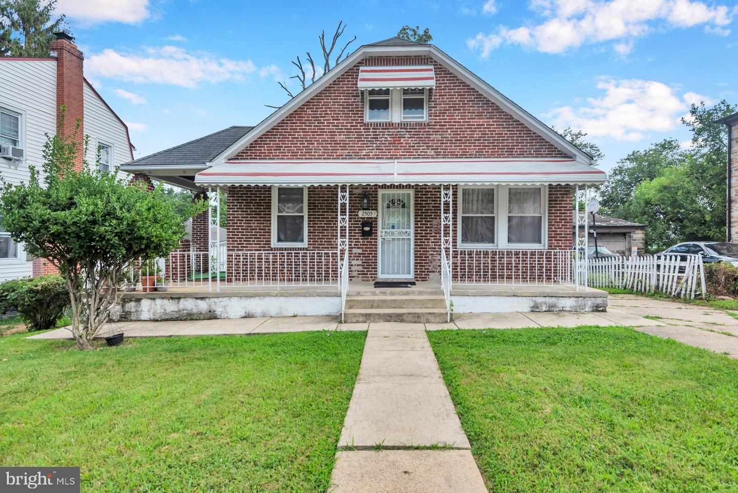 2505 Oakley Ave