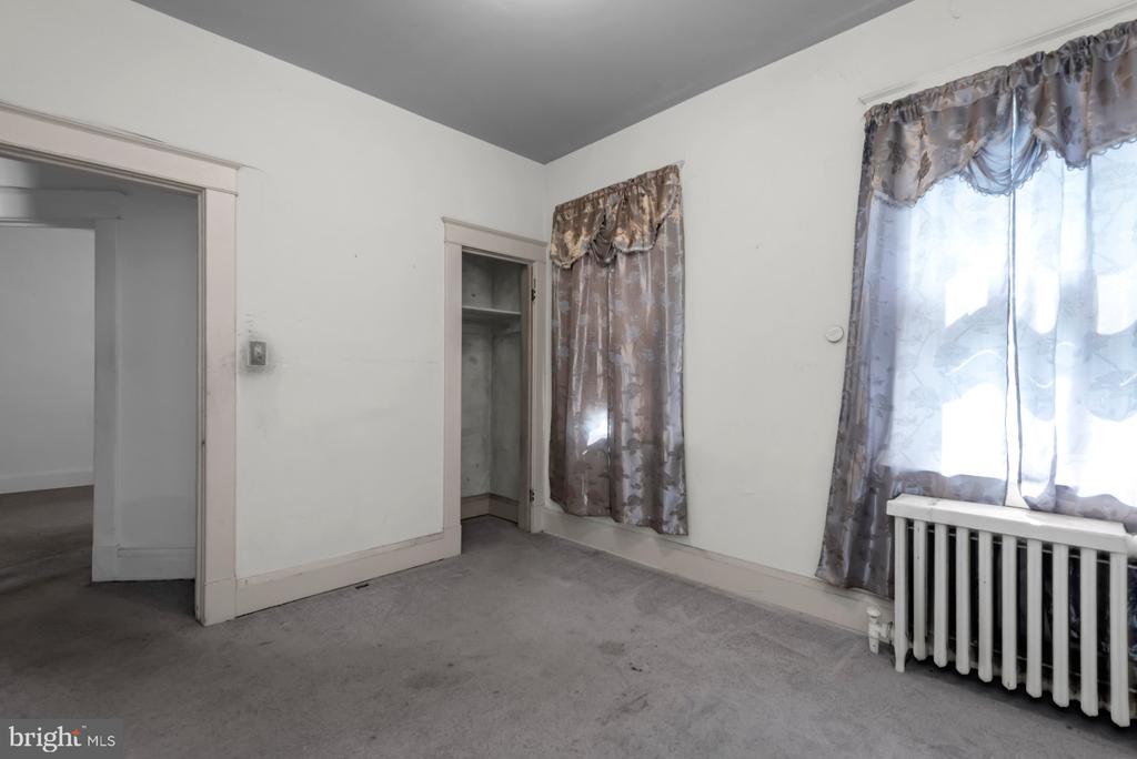 2505 Oakley Ave