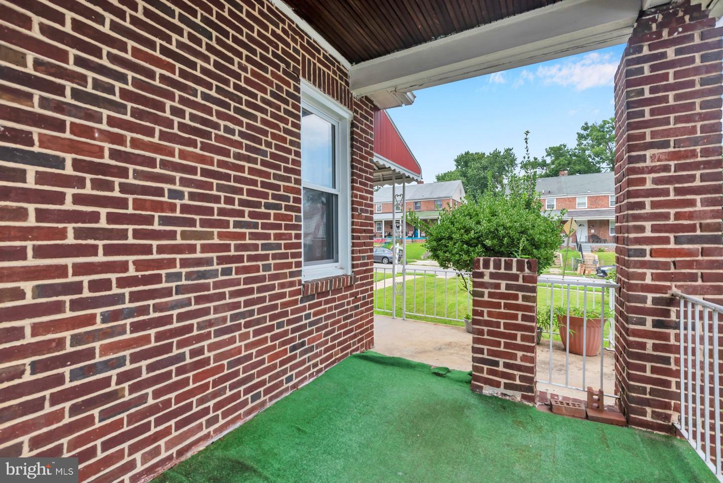 2505 Oakley Ave