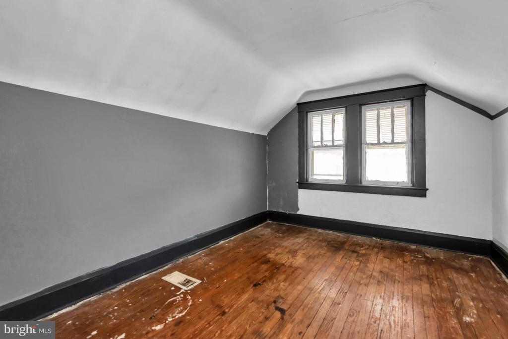 2505 Oakley Ave