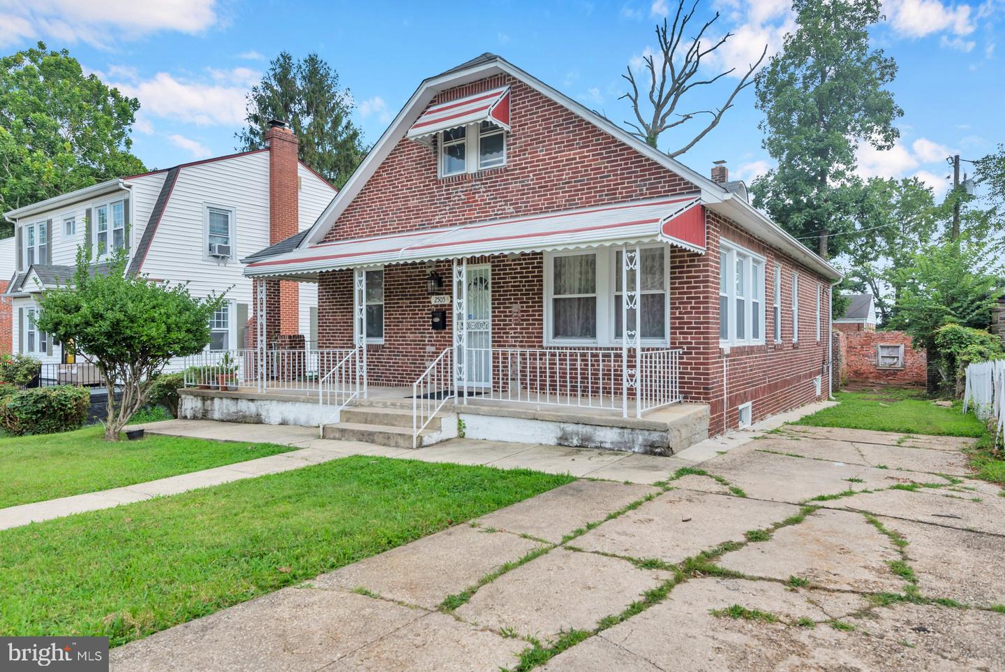 2505 Oakley Ave