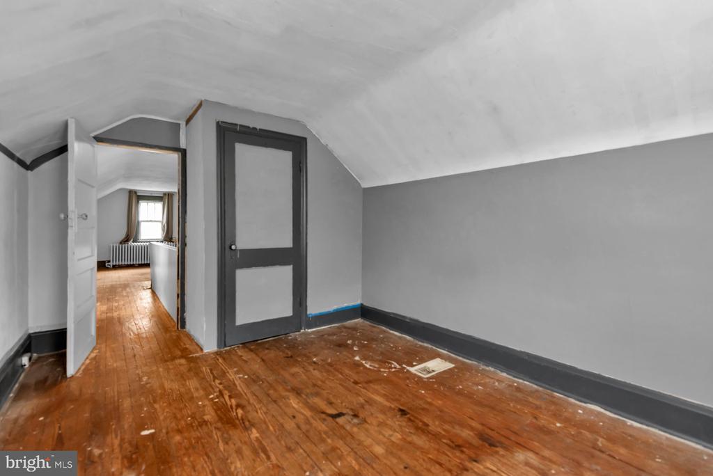 2505 Oakley Ave