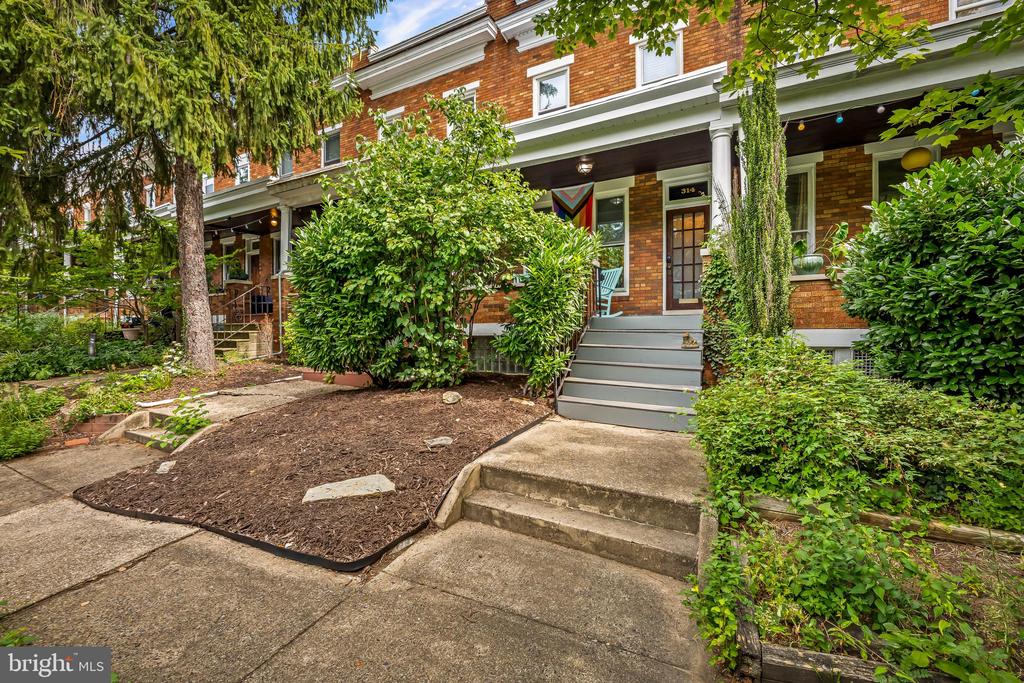 314 BIRKWOOD PLACE
