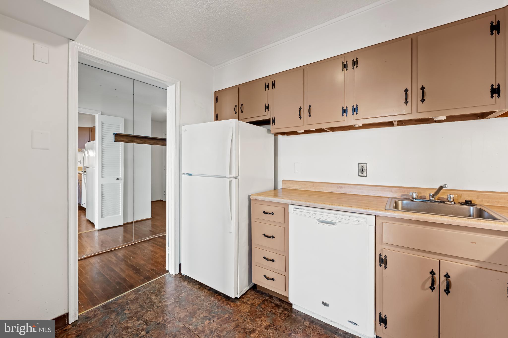 1101 SAINT PAUL STREET 2001