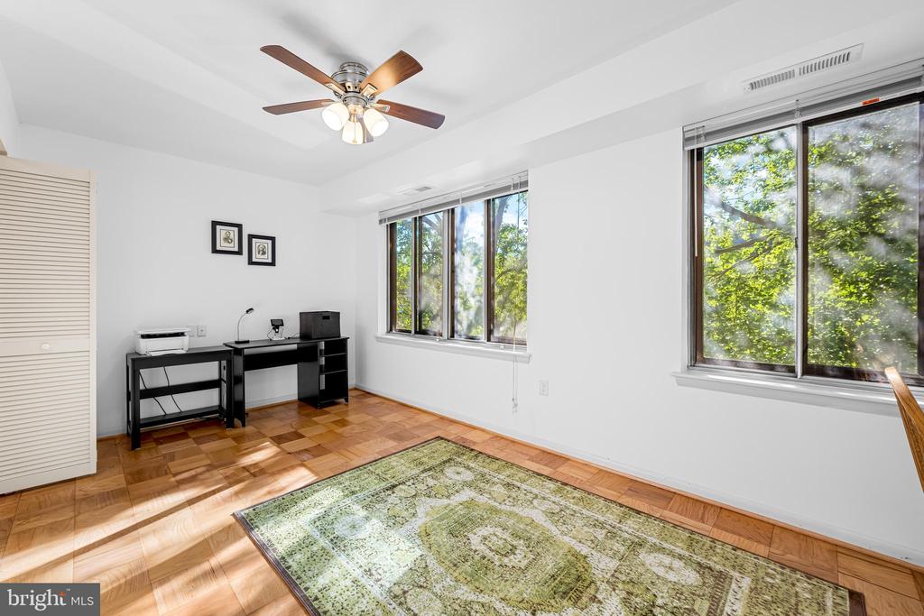 17 HAMILL ROAD F