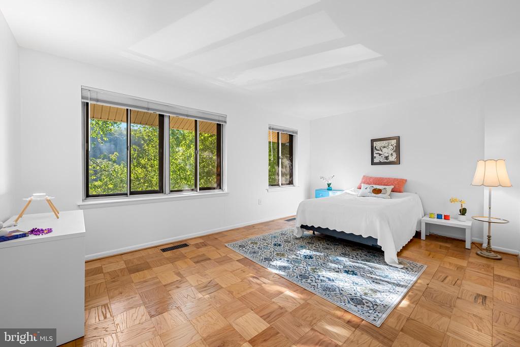 17 HAMILL ROAD F