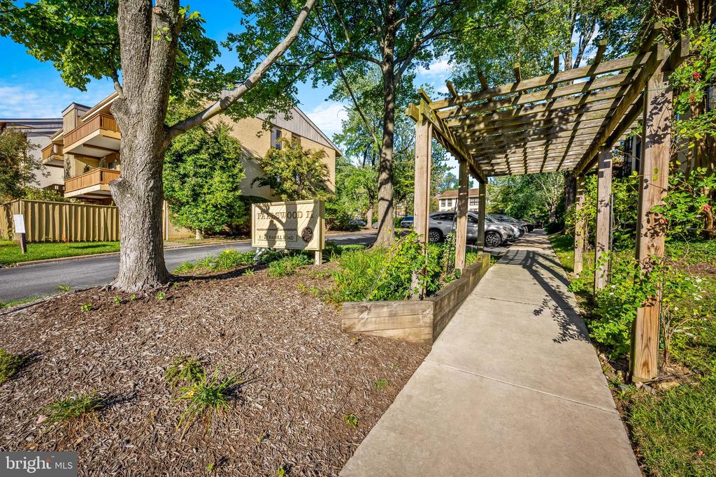 17 HAMILL ROAD F