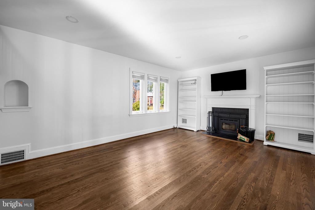 4500 EASTWAY