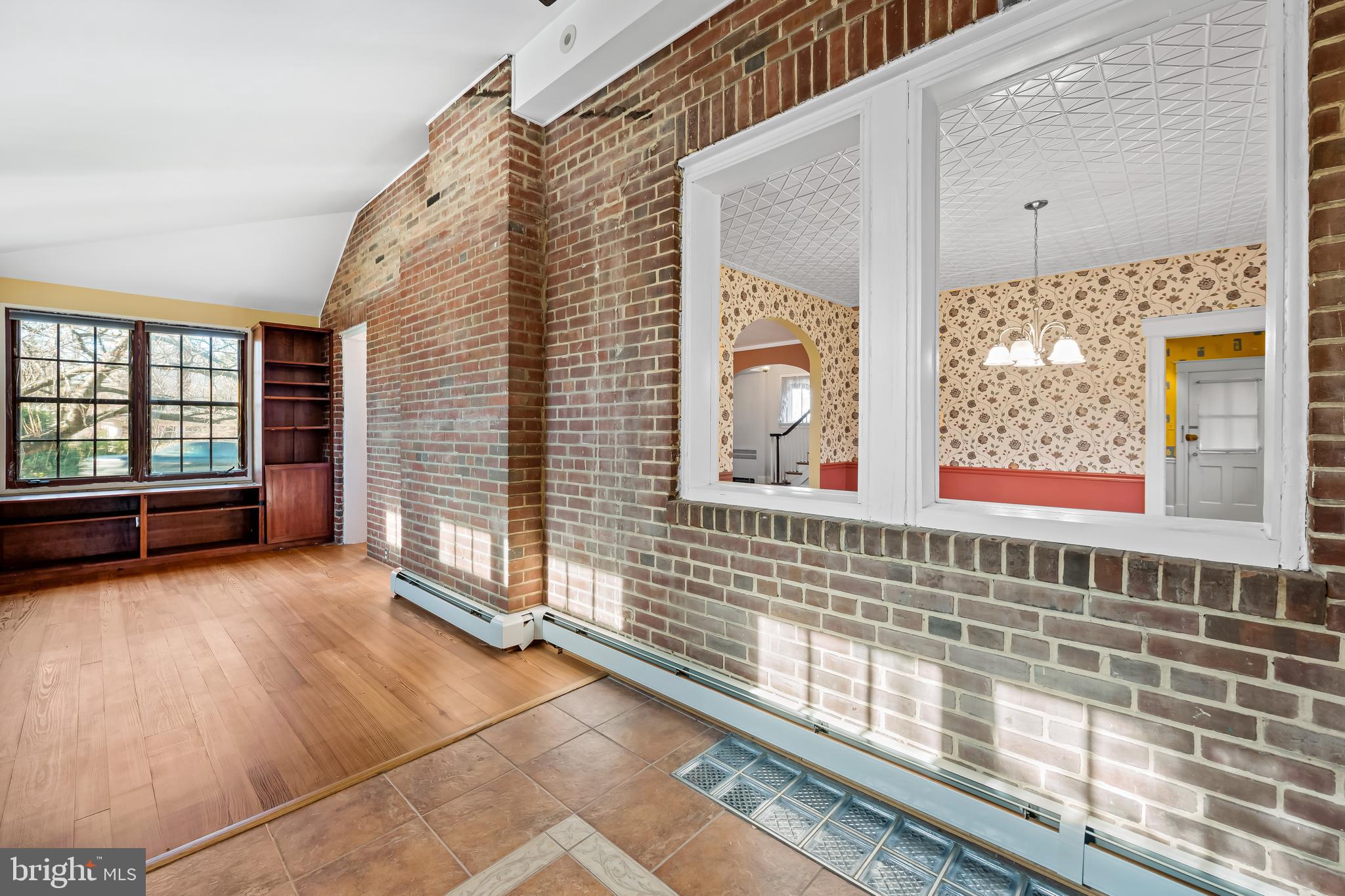 5615 GREENSPRING AVENUE