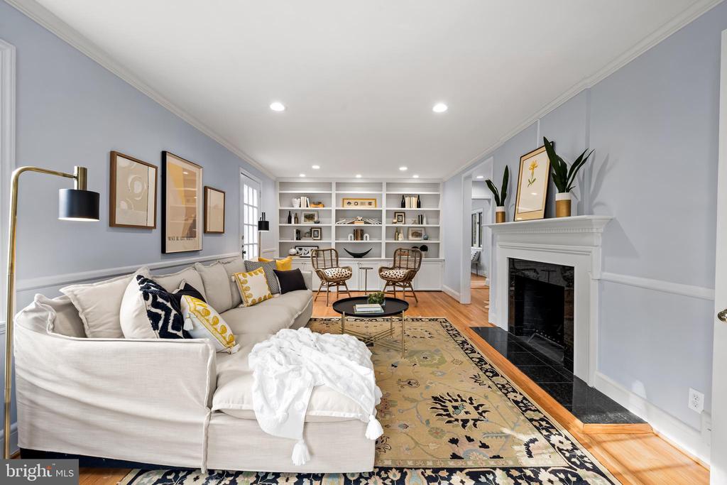 5702 GREENLEAF ROAD