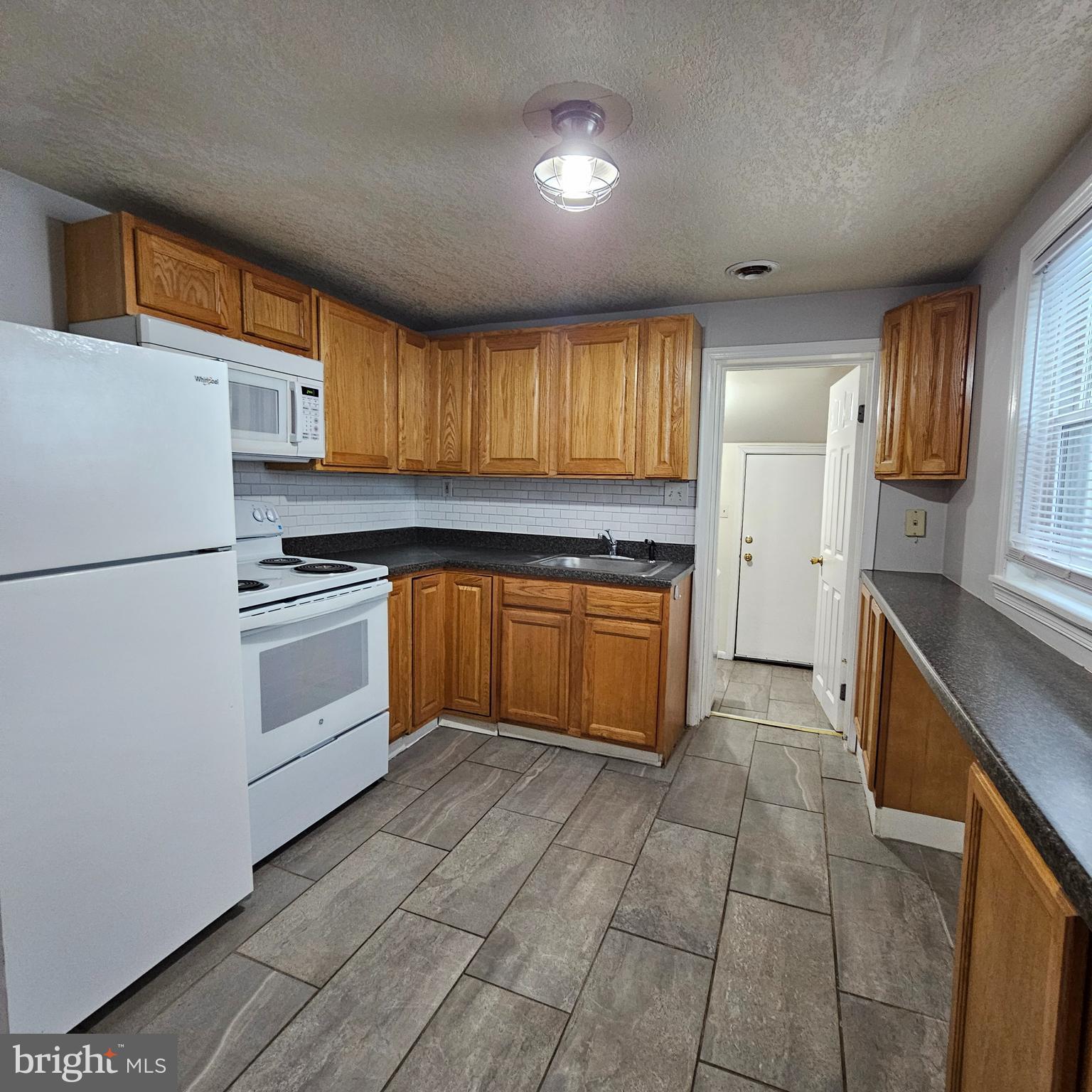 3419 CHESTNUT AVENUE