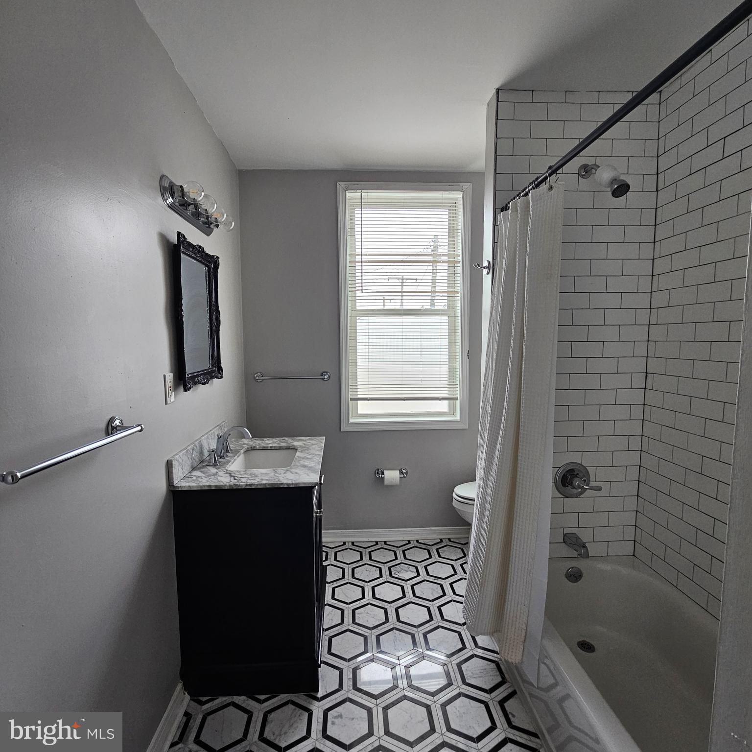 3419 CHESTNUT AVENUE