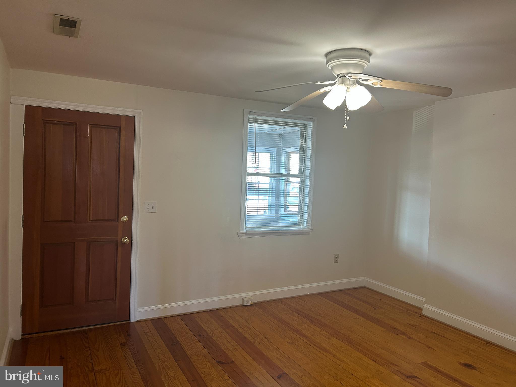 3419 CHESTNUT AVENUE