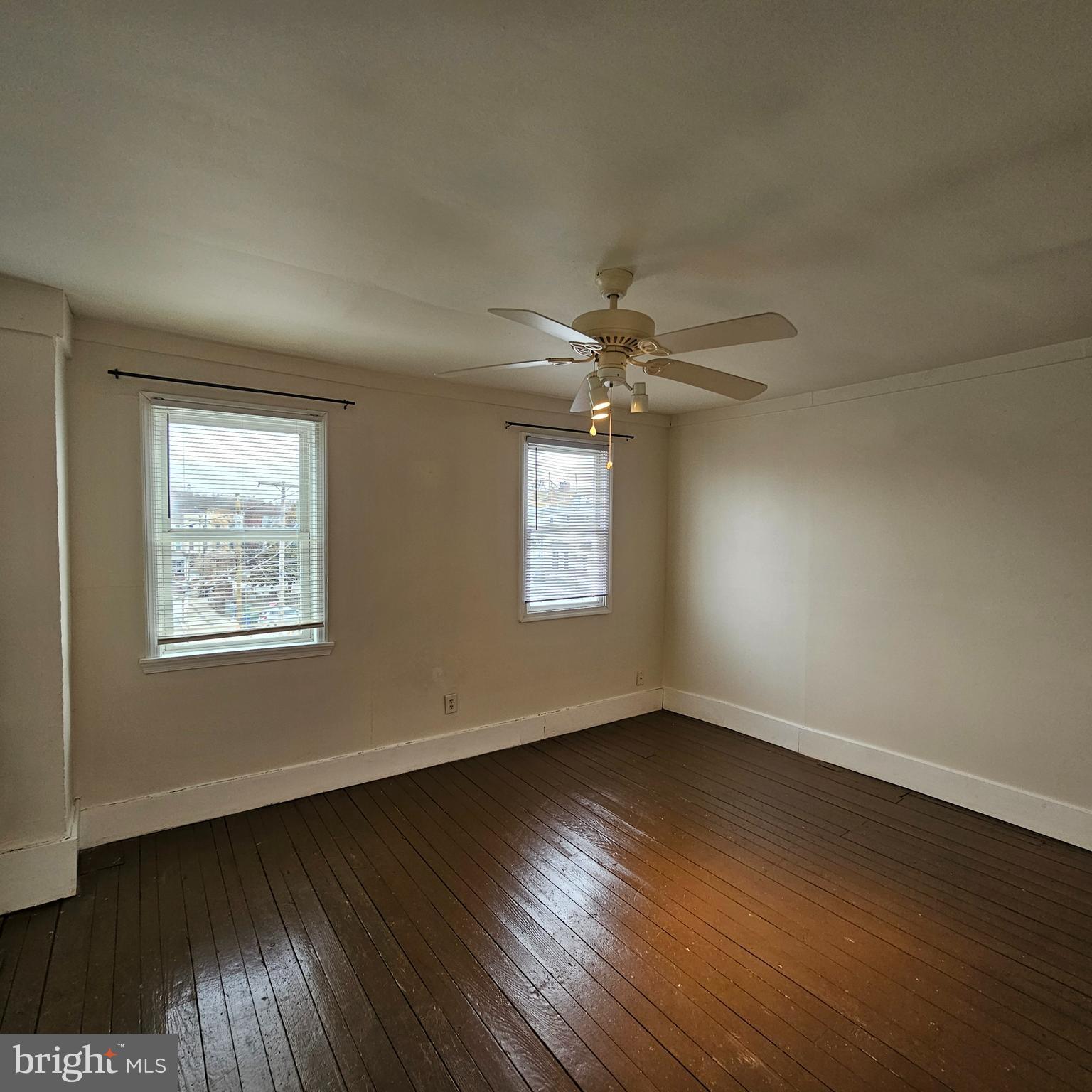 3419 CHESTNUT AVENUE