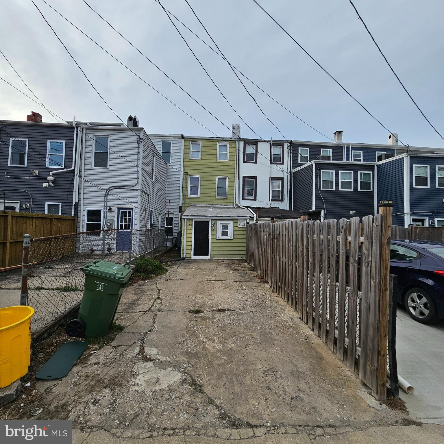 3419 CHESTNUT AVENUE