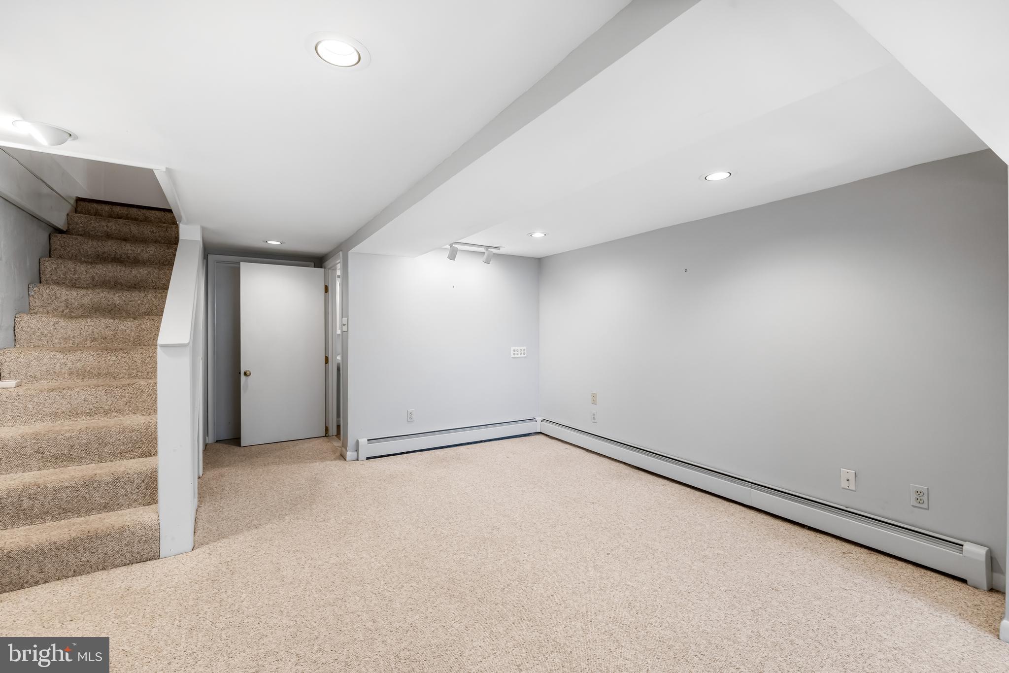 3722 TUDOR ARMS AVENUE