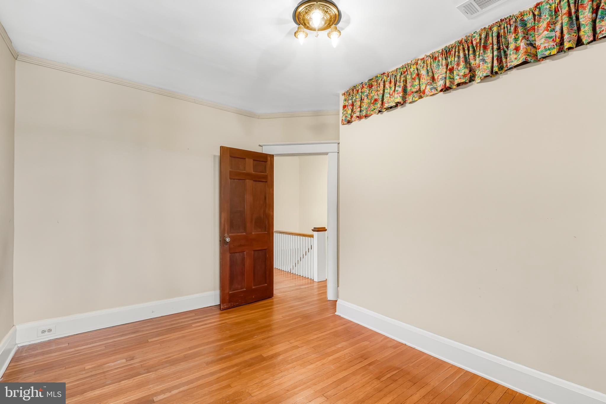 3722 TUDOR ARMS AVENUE