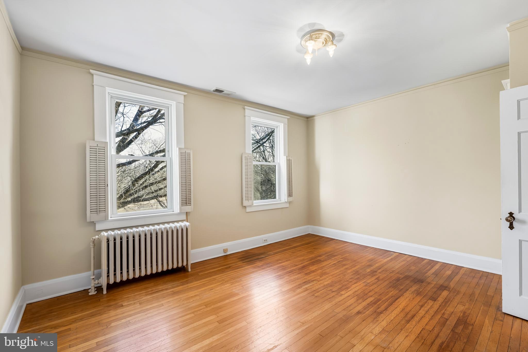 3722 TUDOR ARMS AVENUE