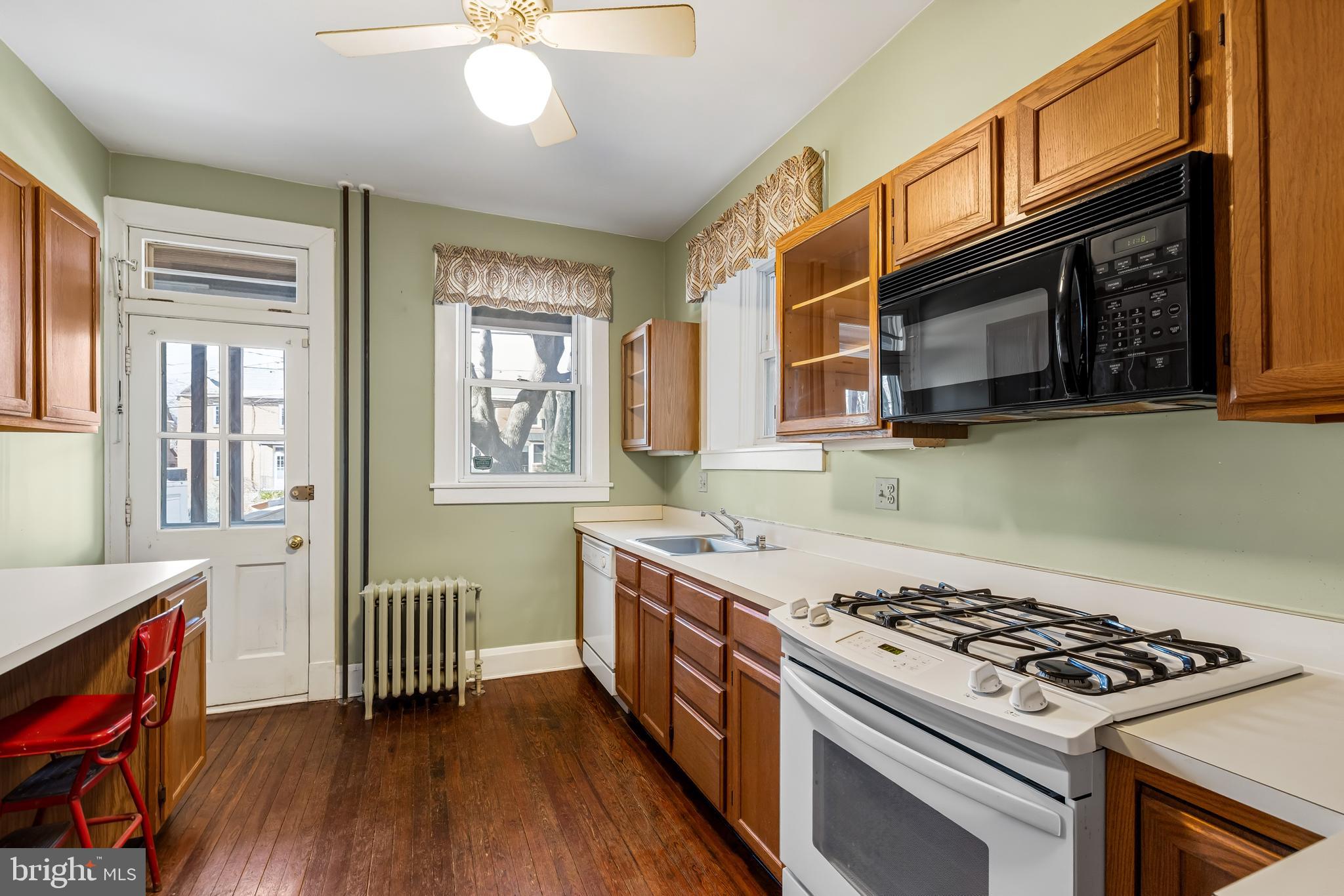 3722 TUDOR ARMS AVENUE