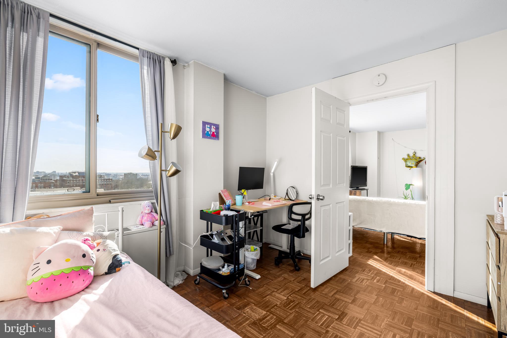 1 E UNIVERSITY PARKWAY E 1303