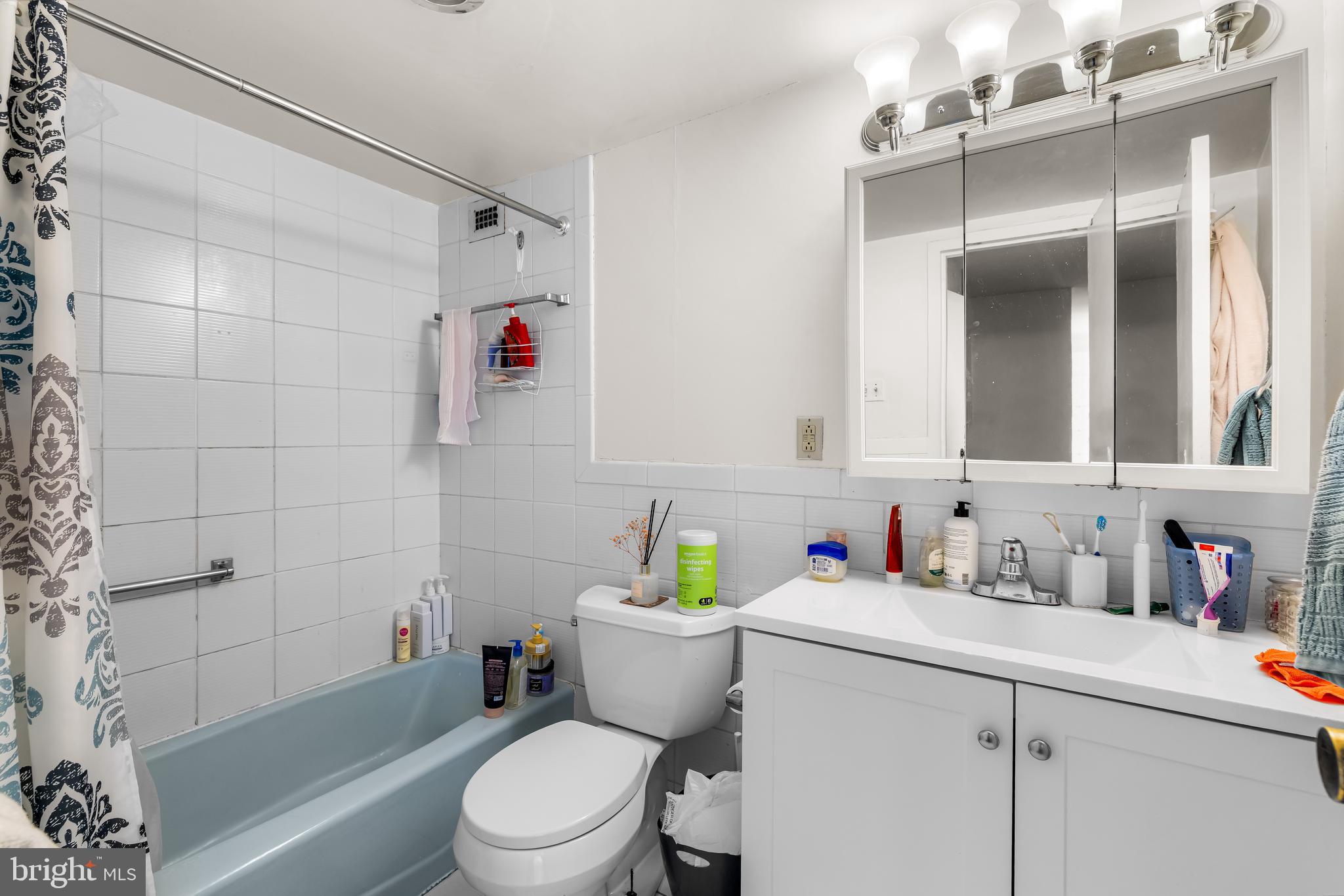 1 E UNIVERSITY PARKWAY E 1303