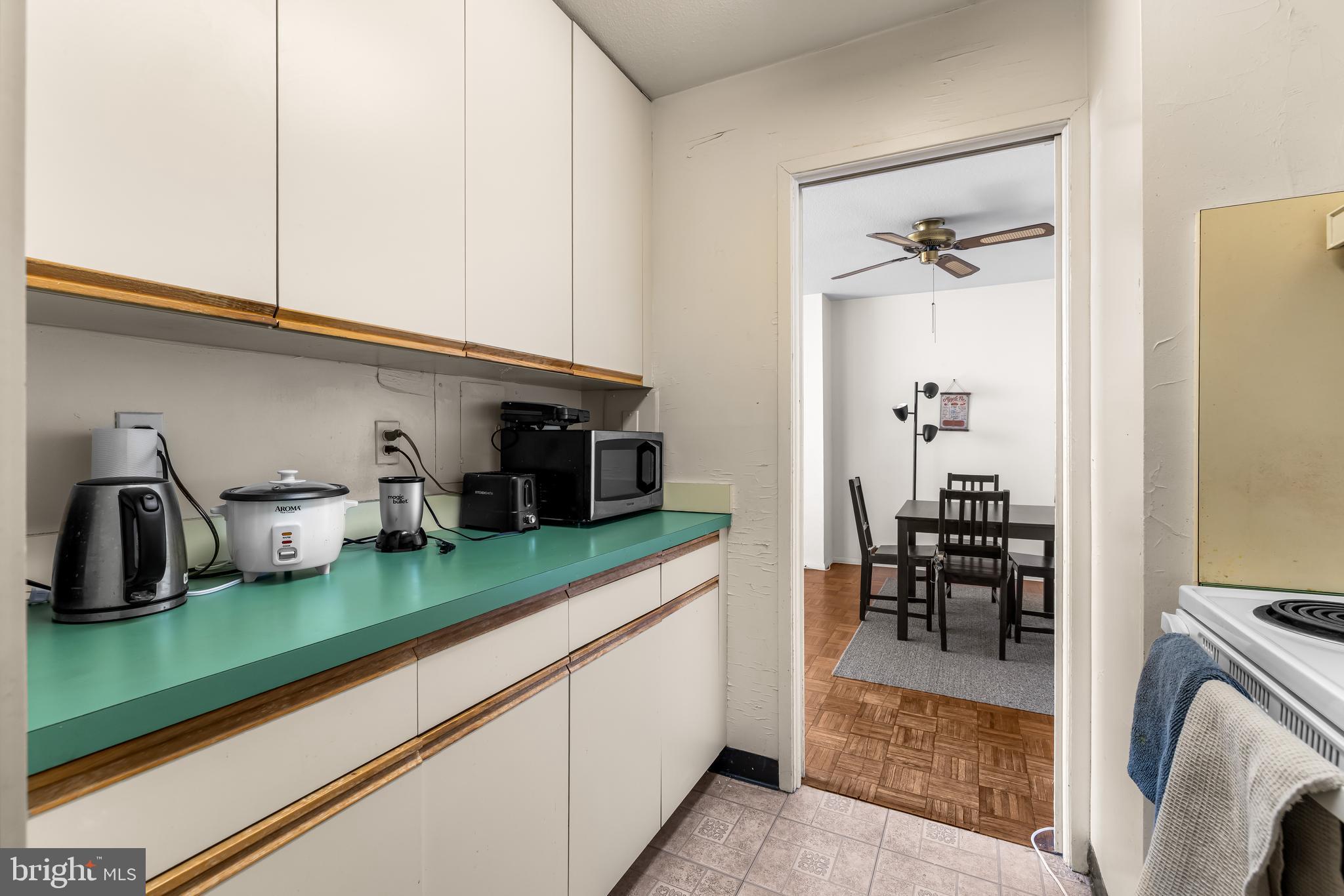 1 E UNIVERSITY PARKWAY E 1303