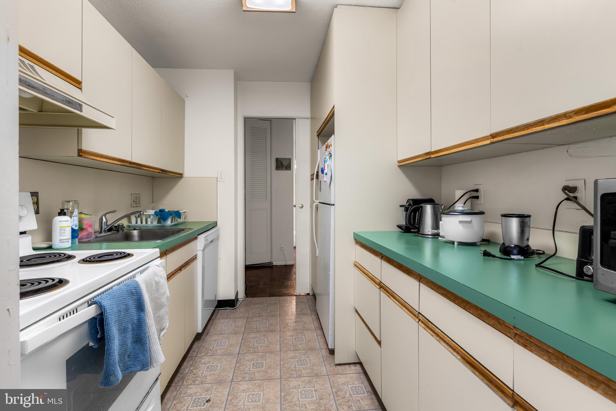 1 E UNIVERSITY PARKWAY E 1303