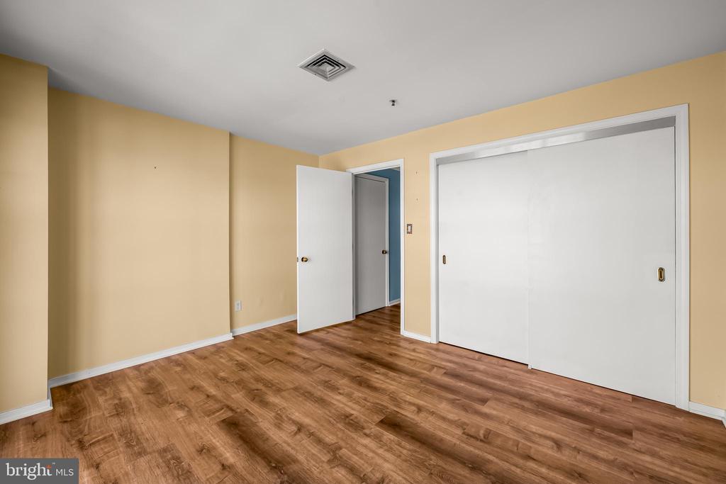 250 PRESIDENT STREET S 909