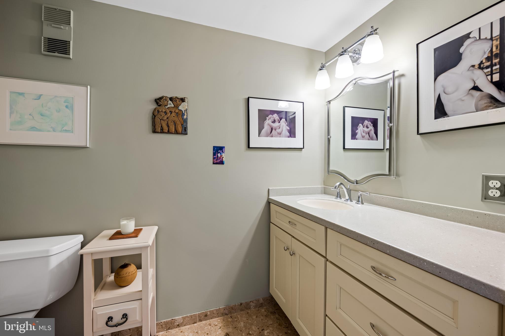 250 PRESIDENT STREET S 909