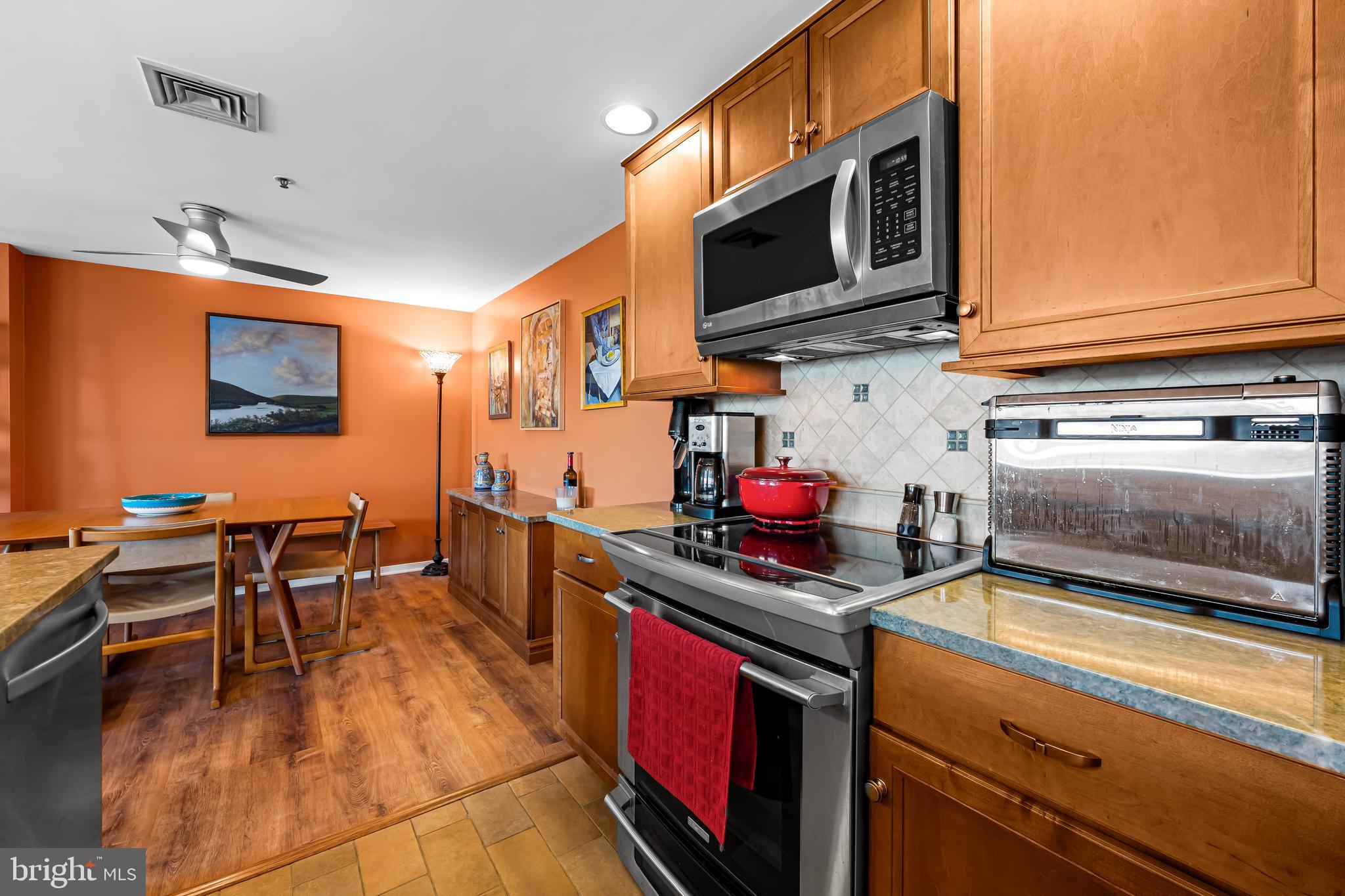 250 PRESIDENT STREET S 909