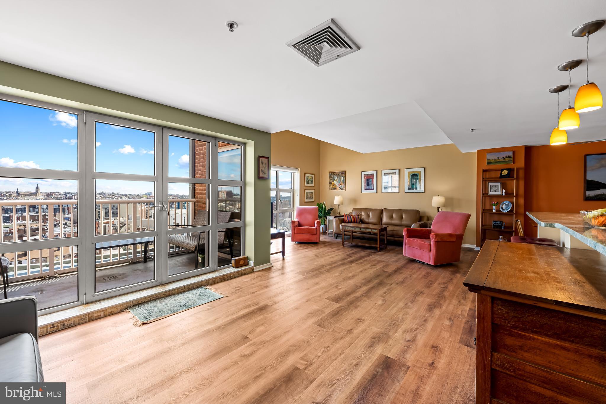 250 PRESIDENT STREET S 909