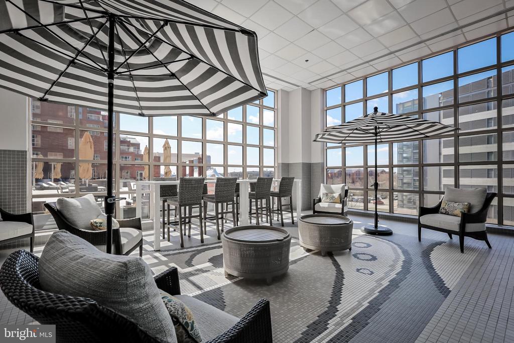 250 PRESIDENT STREET S 909