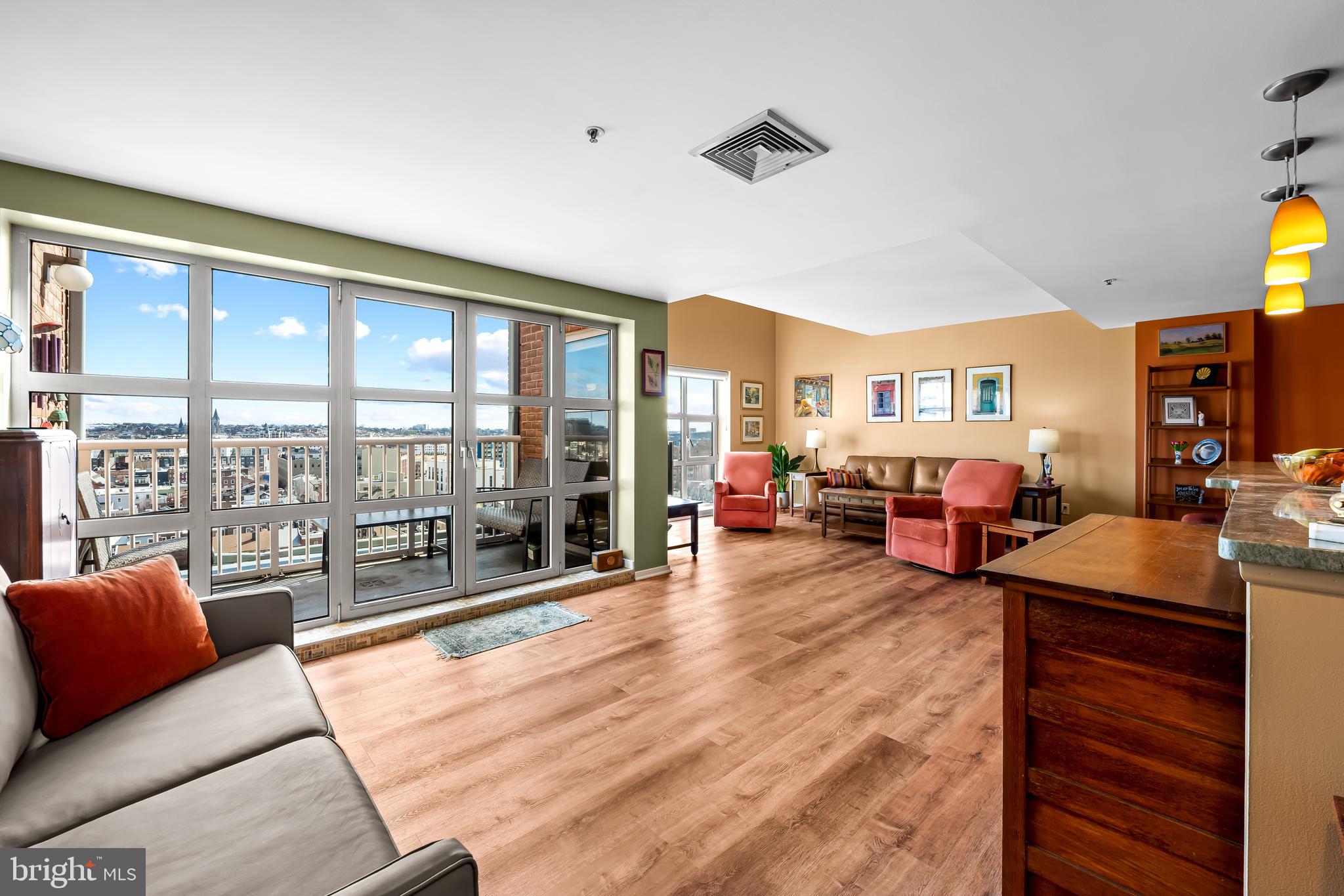 250 PRESIDENT STREET S 909