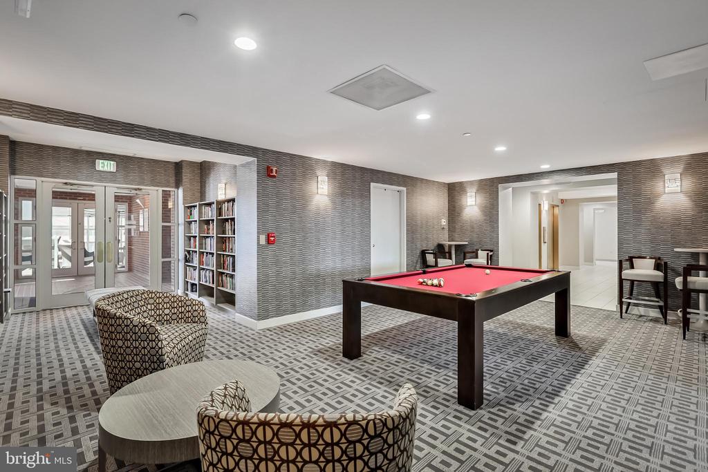 250 PRESIDENT STREET S 909