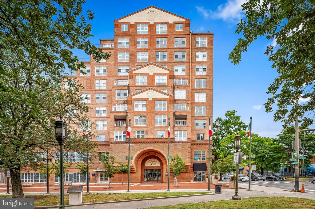 250 PRESIDENT STREET S 909