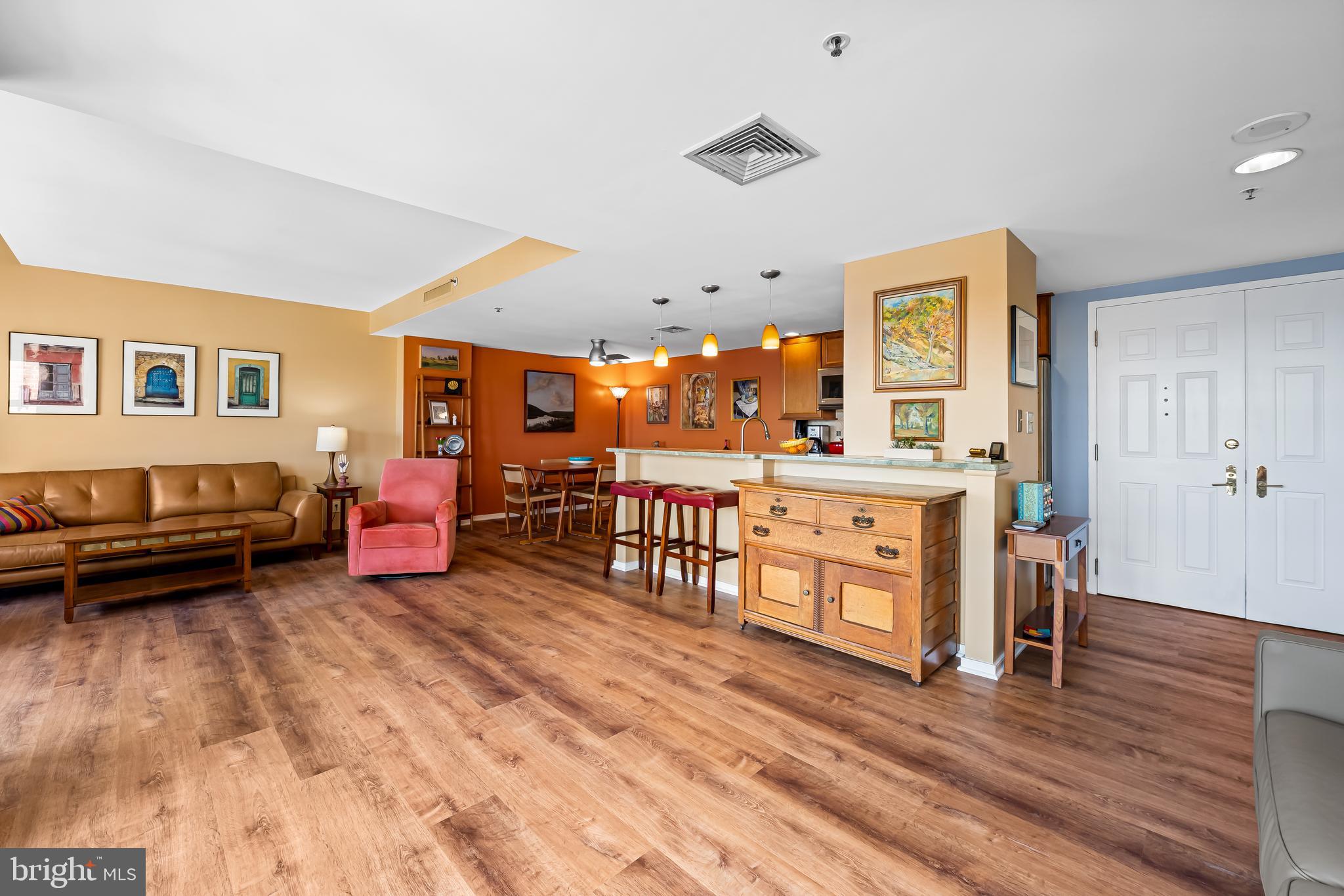 250 PRESIDENT STREET S 909