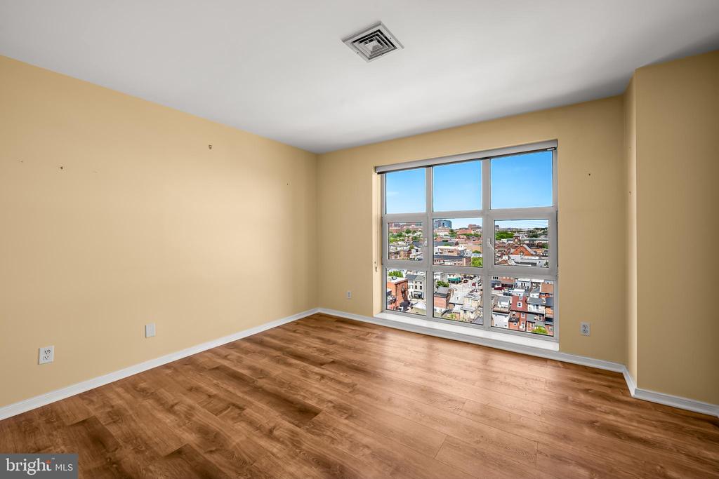 250 PRESIDENT STREET S 909