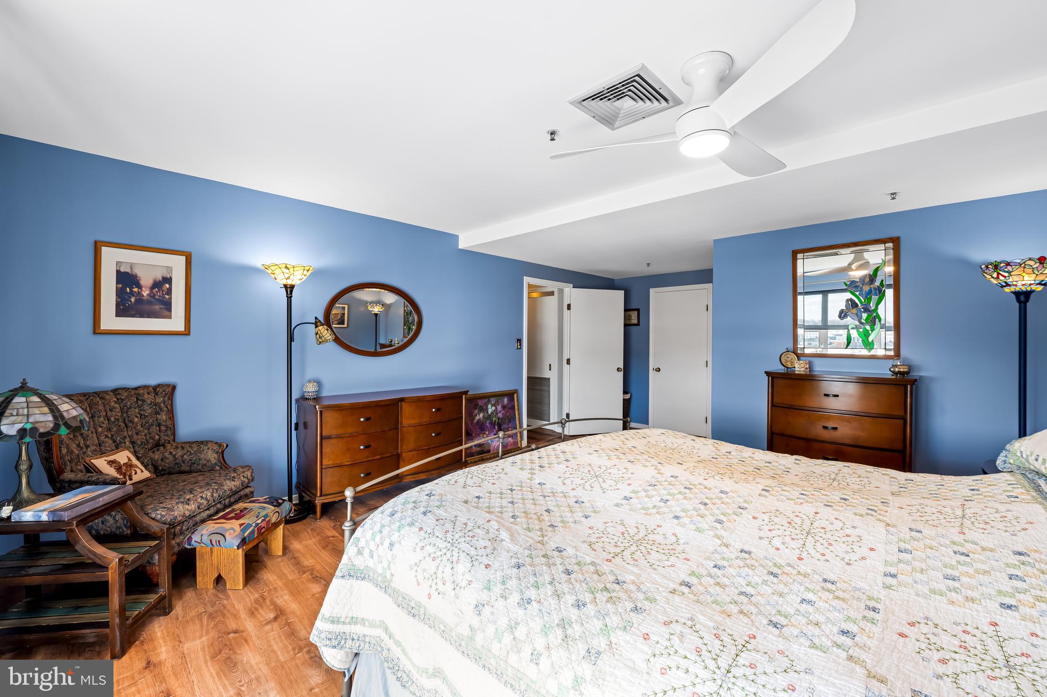250 PRESIDENT STREET S 909