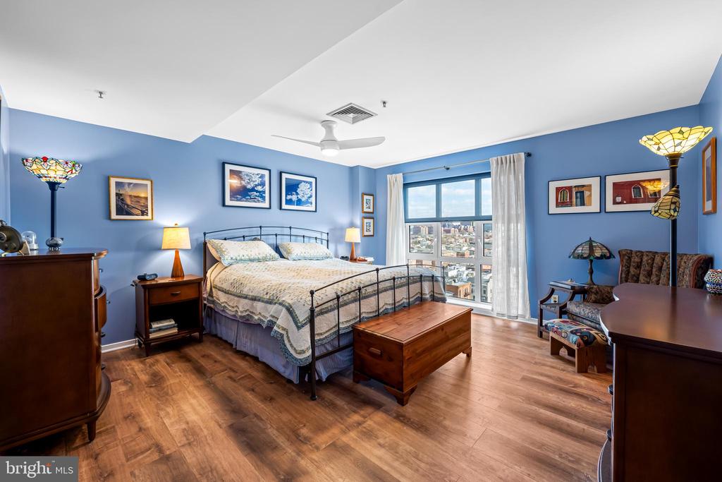 250 PRESIDENT STREET S 909