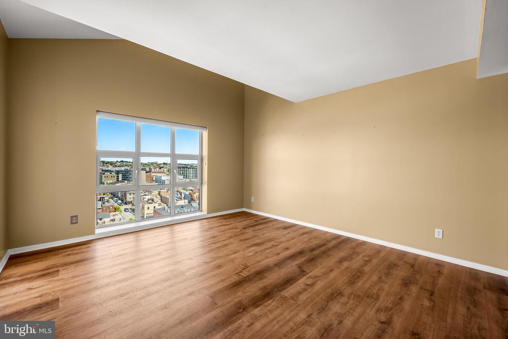 250 PRESIDENT STREET S 909